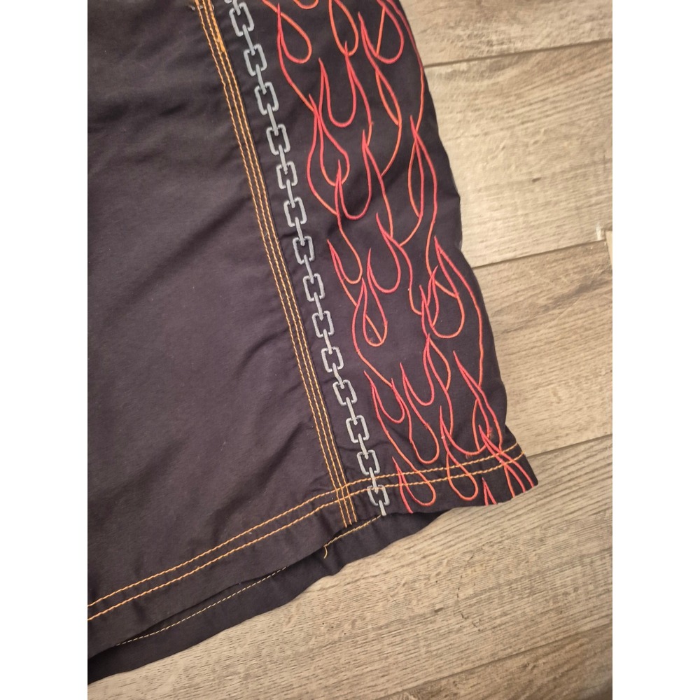 Harley-Davidson Tori Richard Mens Black Red Flame Chain Board Shorts Large VTG - Picture 3 of 10